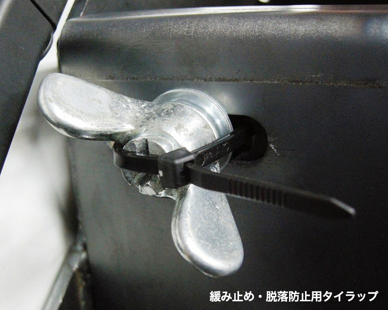 スペアタイヤ移動ブラケット （ジムニーJB23）｜ジムニーコンプリートカー・カスタムパーツ販売 RV4ワイルドグース