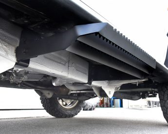 フォールディングサイドステップ (ジムニーシエラJB74)｜厚木の