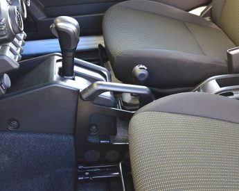 ワイルドグース　シートサイドグリップ　ジムニーJB64,74用 楽天市場】ジムニーJB64, JB74用 シートサイドグリップ（JB64/JB74